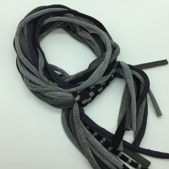 Strings Necklace - Picture 7 of 8